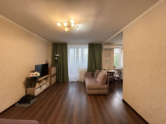 Продам однокомнатную (1-комн.) квартиру, 1 Конной Армии ул, 19, Симферополь г