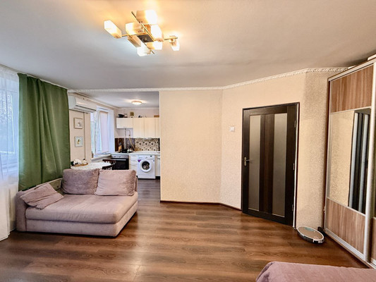 Продам однокомнатную (1-комн.) квартиру, 1 Конной Армии ул, 19, Симферополь г