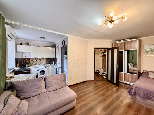 Продам однокомнатную (1-комн.) квартиру, 1 Конной Армии ул, 19, Симферополь г