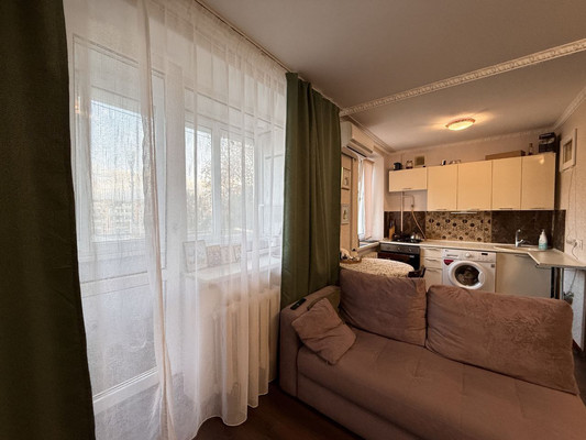 Продам однокомнатную (1-комн.) квартиру, 1 Конной Армии ул, 19, Симферополь г