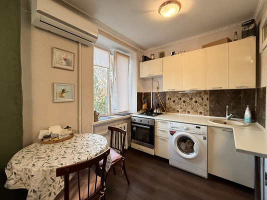 Продам однокомнатную (1-комн.) квартиру, 1 Конной Армии ул, 19, Симферополь г