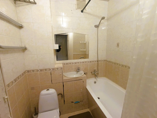 Продам однокомнатную (1-комн.) квартиру, Россошанская ул, 13к1, Москва г