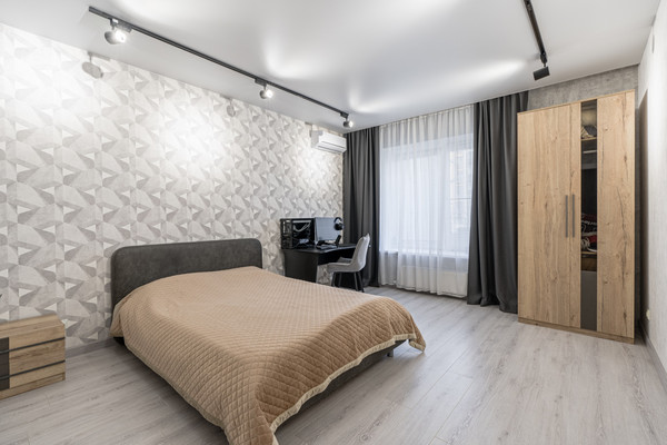 Продам трехкомнатную (3-комн.) квартиру, Николая Ершова ул, 62д, Казань г