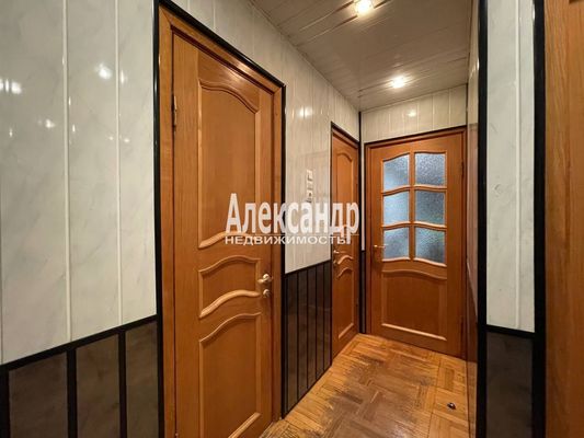 Продам трехкомнатную (3-комн.) квартиру, Славы пр-кт, 40к1, Санкт-Петербург г