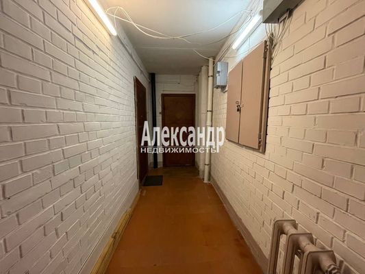 Продам трехкомнатную (3-комн.) квартиру, Славы пр-кт, 40к1, Санкт-Петербург г