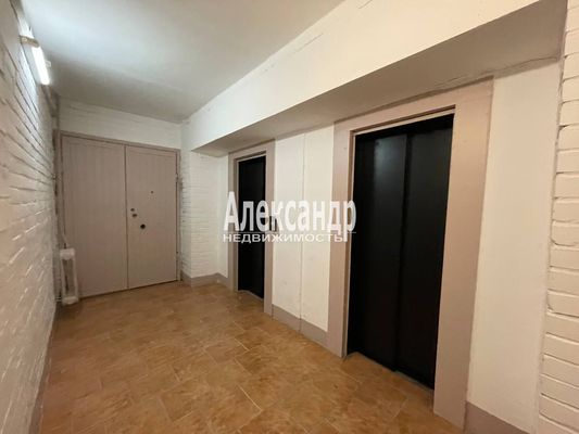 Продам трехкомнатную (3-комн.) квартиру, Славы пр-кт, 40к1, Санкт-Петербург г