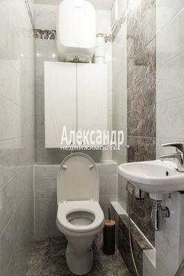 Продам трехкомнатную (3-комн.) квартиру, 25 Октября пр-кт, 46к1, Гатчина г