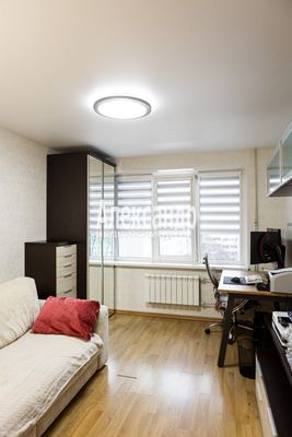 Продам трехкомнатную (3-комн.) квартиру, 25 Октября пр-кт, 46к1, Гатчина г