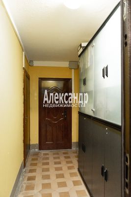 Продам трехкомнатную (3-комн.) квартиру, 25 Октября пр-кт, 46к1, Гатчина г