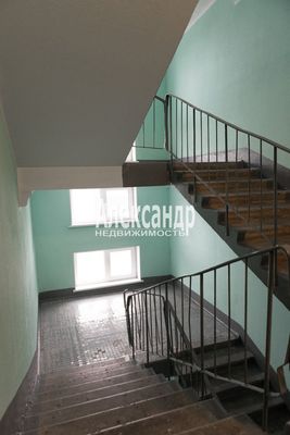 Продам трехкомнатную (3-комн.) квартиру, 25 Октября пр-кт, 46к1, Гатчина г