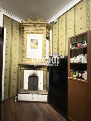 Продам 2-комн. в 10-комн. квартире, Большой П.С. пр-кт, 49/18, Санкт-Петербург г