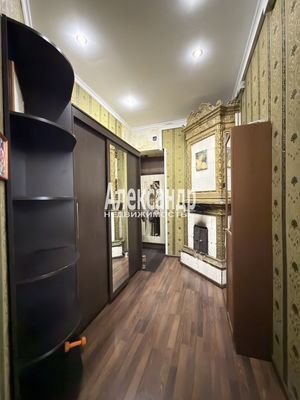 Продам 2-комн. в 10-комн. квартире, Большой П.С. пр-кт, 49/18, Санкт-Петербург г