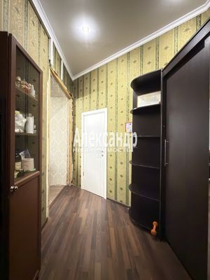 Продам 2-комн. в 10-комн. квартире, Большой П.С. пр-кт, 49/18, Санкт-Петербург г