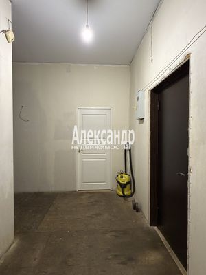 Продам 2-комн. в 10-комн. квартире, Большой П.С. пр-кт, 49/18, Санкт-Петербург г