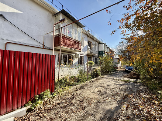 Продам трехкомнатную (3-комн.) квартиру, Валдайская ул, 6, Симферополь г