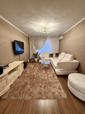 Продам трехкомнатную (3-комн.) квартиру, Великой Победы б-р, 21, Волгодонск г