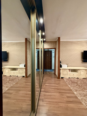 Продам трехкомнатную (3-комн.) квартиру, Великой Победы б-р, 21, Волгодонск г