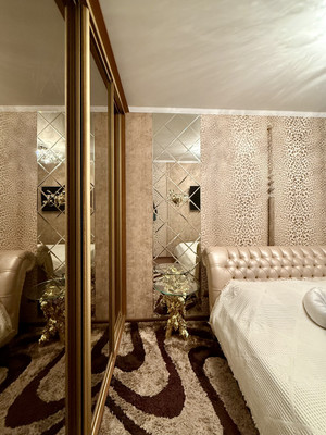 Продам трехкомнатную (3-комн.) квартиру, Великой Победы б-р, 21, Волгодонск г