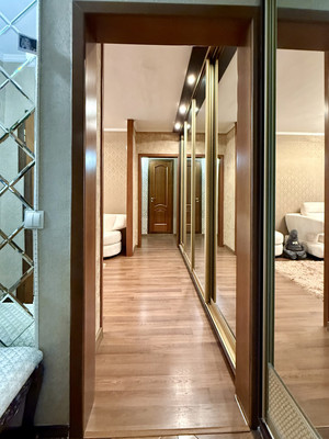 Продам трехкомнатную (3-комн.) квартиру, Великой Победы б-р, 21, Волгодонск г