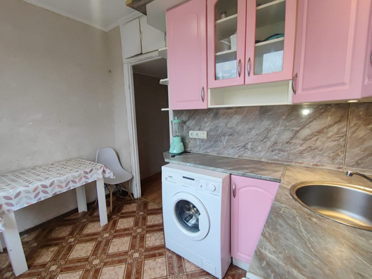 Продам двухкомнатную (2-комн.) квартиру, Кировоградская ул, 24к1, Москва г