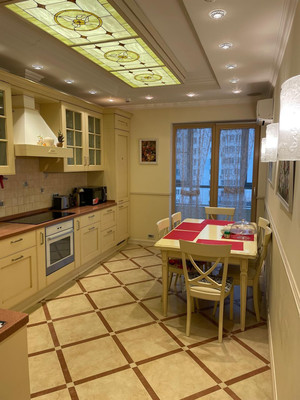 Продам трехкомнатную (3-комн.) квартиру, Ярцевская ул, 27к1, Москва г