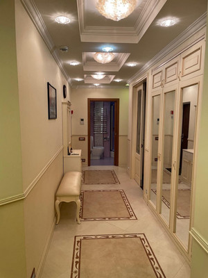 Продам трехкомнатную (3-комн.) квартиру, Ярцевская ул, 27к1, Москва г