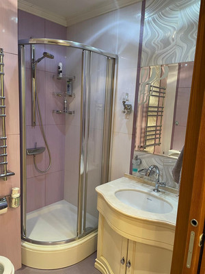 Продам трехкомнатную (3-комн.) квартиру, Ярцевская ул, 27к1, Москва г