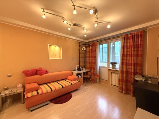 Продам однокомнатную (1-комн.) квартиру, 15-я Парковая ул, 47к1, Москва г