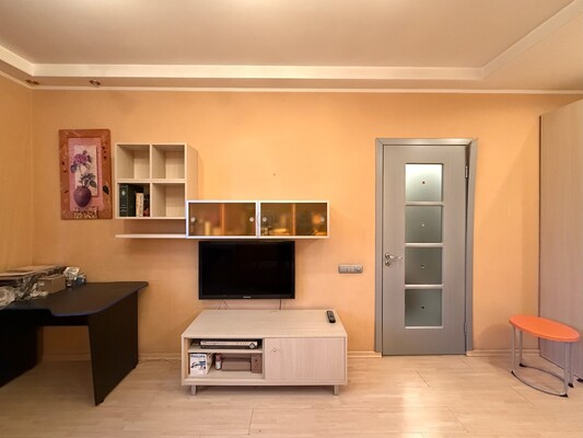 Продам однокомнатную (1-комн.) квартиру, 15-я Парковая ул, 47к1, Москва г