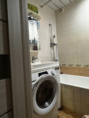 Продам двухкомнатную (2-комн.) квартиру, Краснодарская ул, 20/1, Москва г