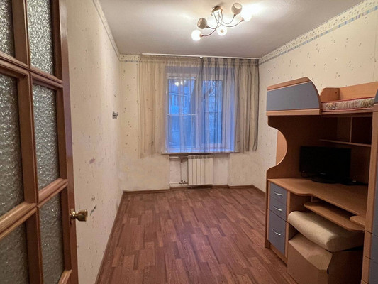 Продам трехкомнатную (3-комн.) квартиру, Ленинградская ул, 33, Пушкин г