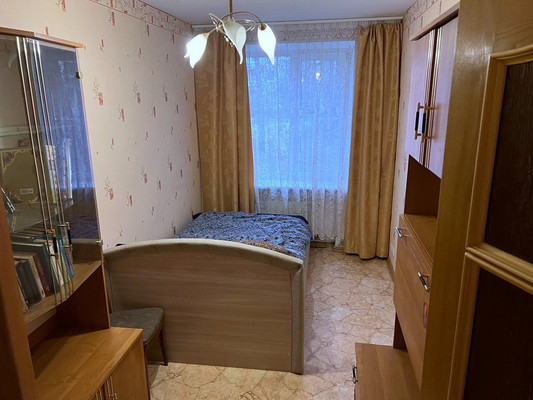 Продам трехкомнатную (3-комн.) квартиру, Ленинградская ул, 33, Пушкин г