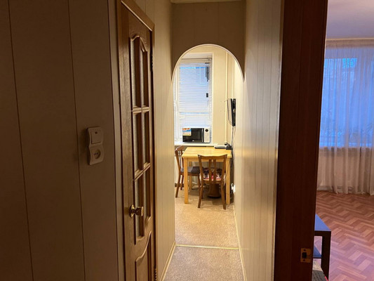 Продам трехкомнатную (3-комн.) квартиру, Ленинградская ул, 33, Пушкин г