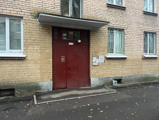 Продам трехкомнатную (3-комн.) квартиру, Ленинградская ул, 33, Пушкин г