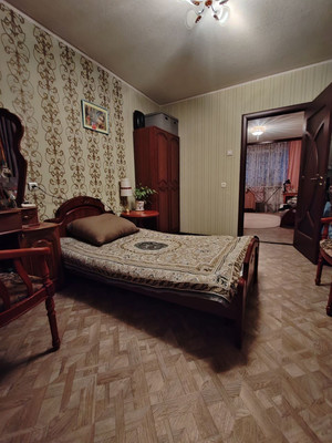 Продам многокомнатную квартиру, Веры Слуцкой ул, 19, Колпино г