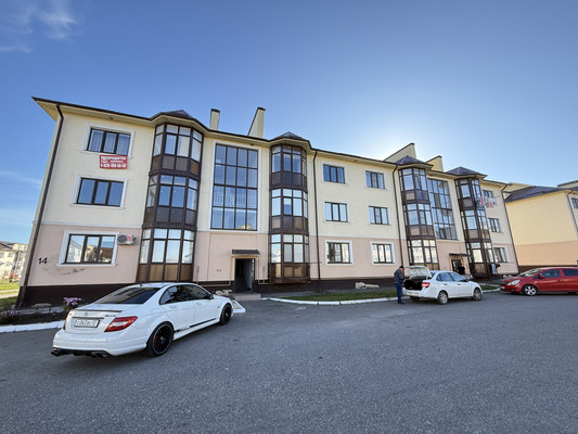 Продам трехкомнатную (3-комн.) квартиру, им. Сижажева М.В. ул, 14, Чегем г