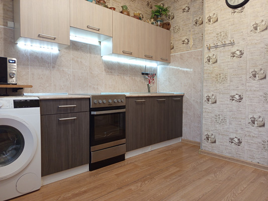 Продам трехкомнатную (3-комн.) квартиру, Барвихинская ул, 4к1, Москва г