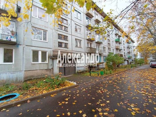 Продам двухкомнатную (2-комн.) квартиру, Офицерская ул, д. 8, Глебычево п