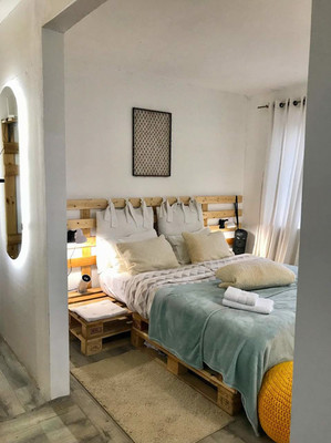 Продам однокомнатную (1-комн.) квартиру, Зоологическая ул, 1, Калининград г