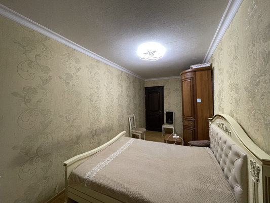 Продам трехкомнатную (3-комн.) квартиру, 2 Таманской Дивизии ул, 428, Нальчик г