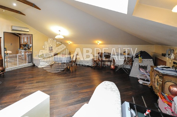 Продам многокомнатную квартиру, Пятницкая ул, 57с2, Москва г