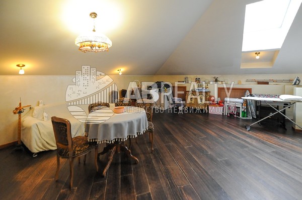 Продам многокомнатную квартиру, Пятницкая ул, 57с2, Москва г