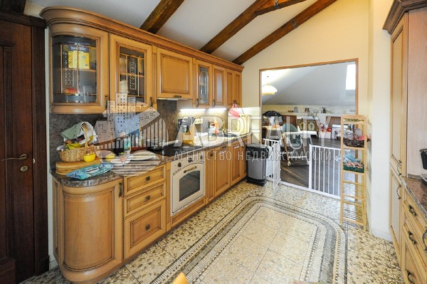 Продам многокомнатную квартиру, Пятницкая ул, 57с2, Москва г