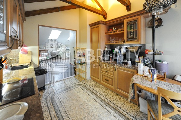 Продам многокомнатную квартиру, Пятницкая ул, 57с2, Москва г