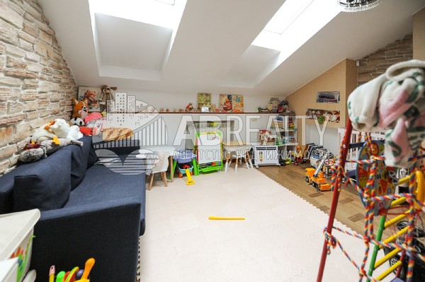 Продам многокомнатную квартиру, Пятницкая ул, 57с2, Москва г