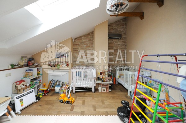 Продам многокомнатную квартиру, Пятницкая ул, 57с2, Москва г