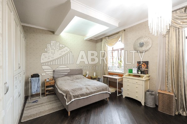 Продам многокомнатную квартиру, Пятницкая ул, 57с2, Москва г