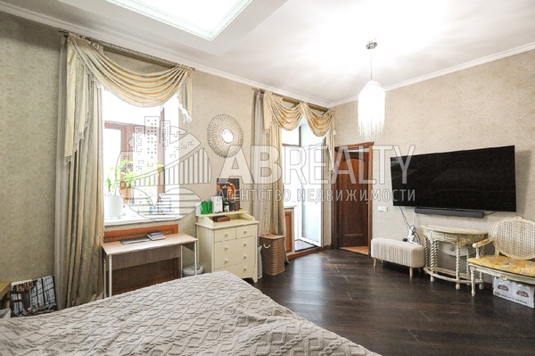 Продам многокомнатную квартиру, Пятницкая ул, 57с2, Москва г