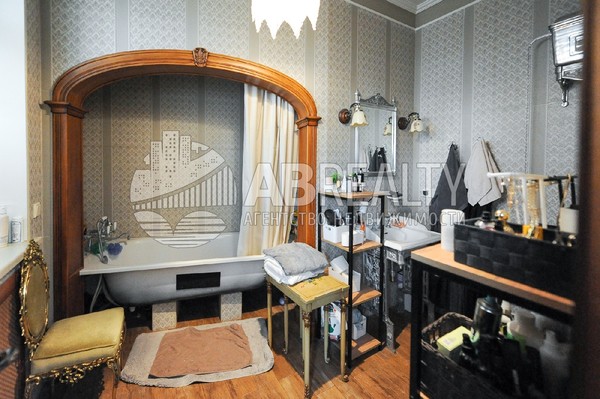 Продам многокомнатную квартиру, Пятницкая ул, 57с2, Москва г