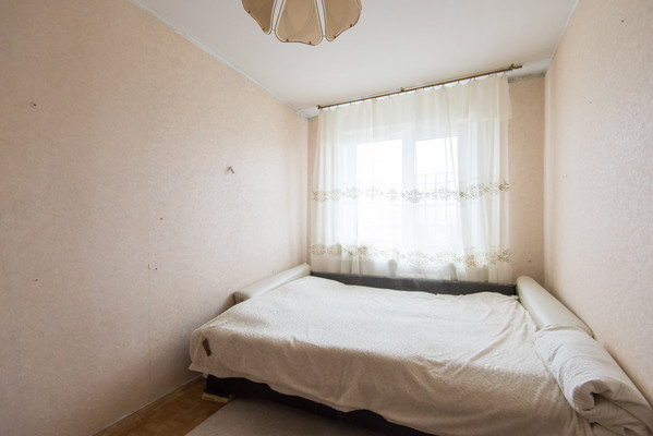 Продам трехкомнатную (3-комн.) квартиру, Волкова ул, 4к2, Ростов-на-Дону г